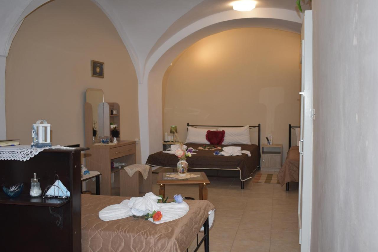 Apartment Mantilaria Fira (Santorini)
